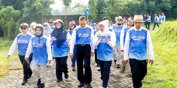 hadiri-rakernas-khofifah-ajak-ika-unair-sinergikan-program-alumni-dengan-prioritas-nasional
