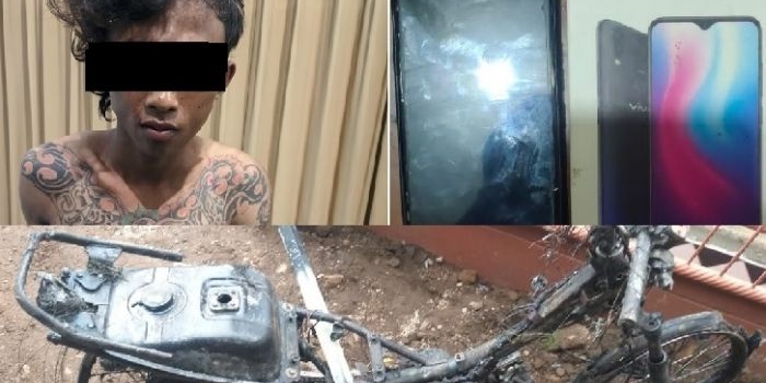 Tersangka saat diamankan di RS Pusdik Shabata Porong dan barang bukti yang berhasil diamankan. Foto: MOCH. ANDY FACHRUDIN/ BANGSAONLINE.com