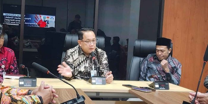 Sekdaprov Jatim, Adhy Karyono, saat memberi paparan.