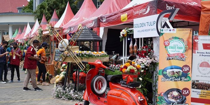 Suasana Batu Street Food Festival yang berlangsung di Balai Kota Among Tani Batu.