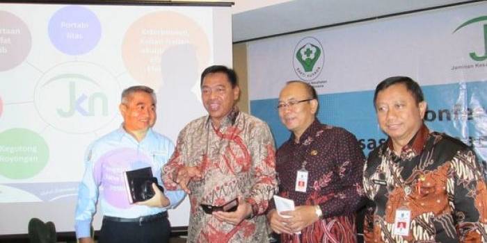 Sekjen Kementerian Kesehatan (Kemenkes) dr Suprijantoro saat sosialisasi Jaminsn Kesehatan Sosial di Surabaya. foto : nisa/bangsaonline