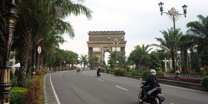 Kawasan monumen SLG yang telah dipasang lampu taman untuk menambah keindahan. Foto: Ist.