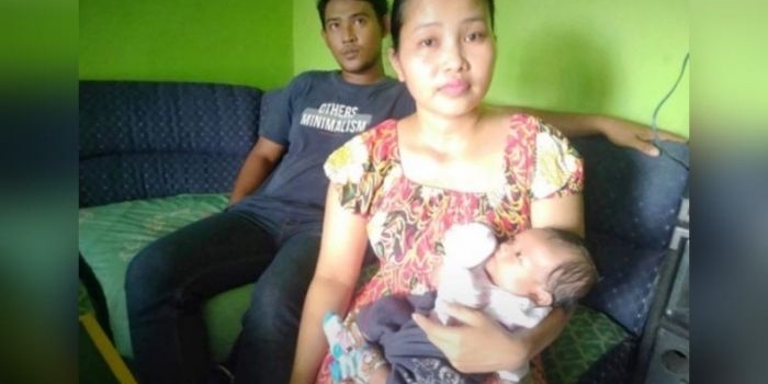 Naufal saat digendong ibunya. (foto: Soffan/BO)
