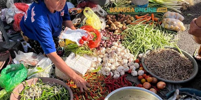 fluktuasi-harga-pangan-jabar-hari-ini-rawit-naik-hingga-rp18-ribu-cabai-besar-merosot-rp7-400