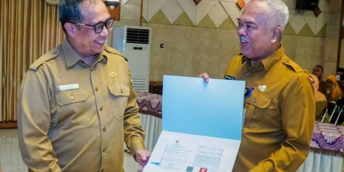sekda-dan-kepala-disperta-gresik-pensiun-5-jabatan-eselon-ii-kosong