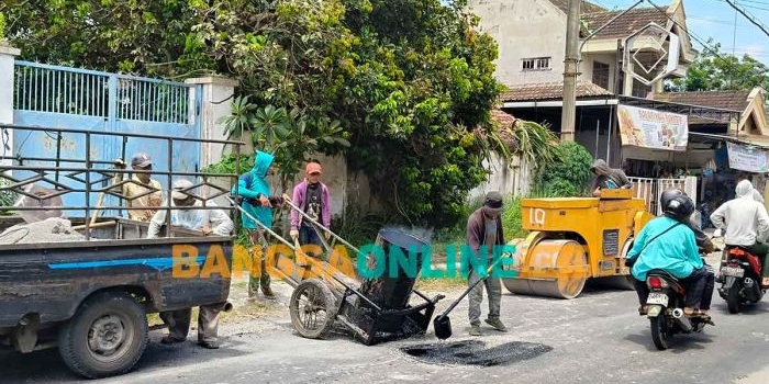 bupati-kediri-targetkan-kemantapan-jalan-capai-89-persen-akhir-2025