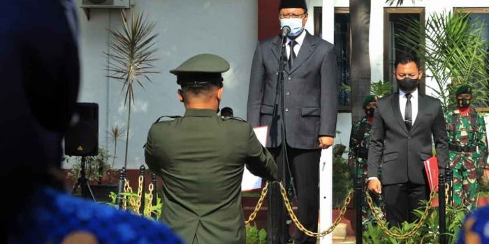 Wali Kota Pasuruan, Saifullah Yusuf atau yang akrab disapa Gus Ipul saat menjadi inspektur upacara dalam peringatan Hari Pahlawan 2022.