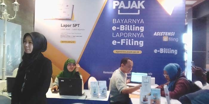Konsultasi perpajakan, lapor e-filing, lupa Efin, konsultasi e-billing dan berbagai urusan lain seputar perpajakan, bisa diselesaikan sambil jalan-jalan di mall.