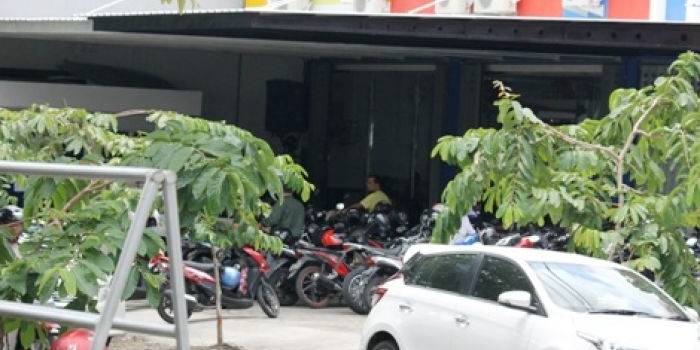 Suasana kantor PT Dua Belas Suku di Jalan TGP Kota Blitar. (Try Susanto/BangsaOnline)