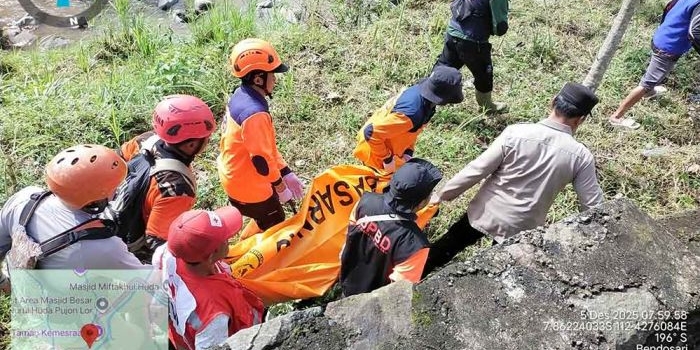 jenazah-pelajar-smk-korban-laka-lantas-yang-hanyut-di-sungai-pujon-ditemukan-tim-gabungan