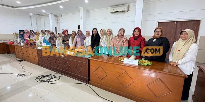 dwp-dprd-sidoarjo-meriahkan-hari-ibu-dengan-senam-hingga-lomba-masak-sambal