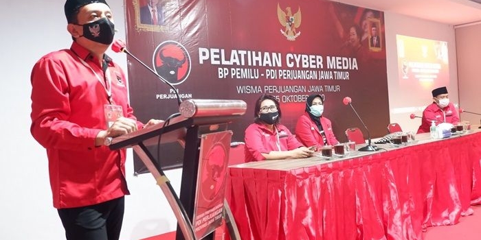 DPD PDI Perjuangan Jawa Timur menggodok tim cyber untuk menangkal berbagai serangan dan kampanye hitam.