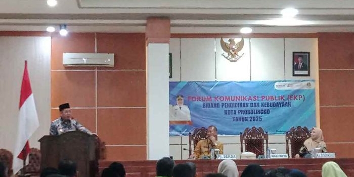 Forum Komunikasi Publik (FKP) yang digelar oleh Disdikbud Kota Probolinggo. 