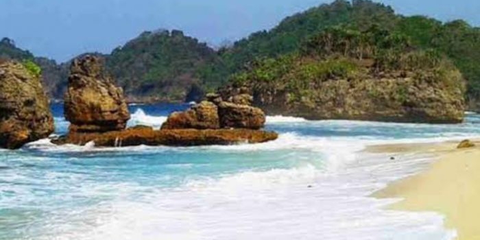harga-tiket-dan-pesona-pantai-kondang-merak-malang-bulan-ini