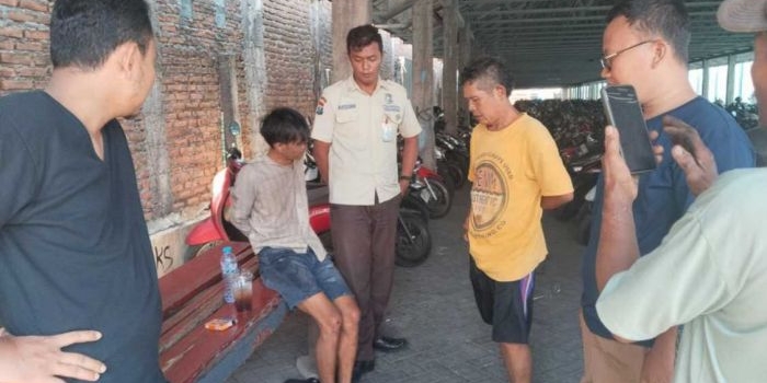 ngaku-pengangguran-pria-ini-dihajar-massa-usai-curi-hp-di-sidotopo-surabaya