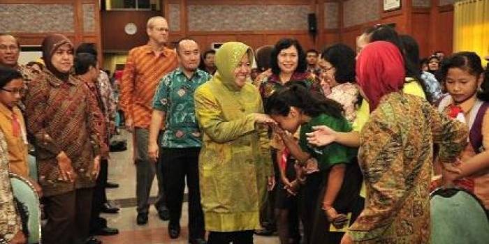 BERSALAMAN