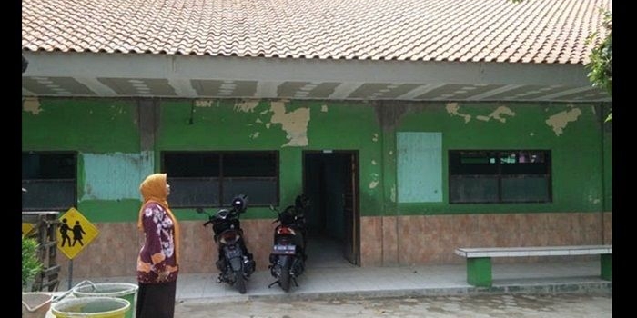 Ruang kelas yang sedang direhab.