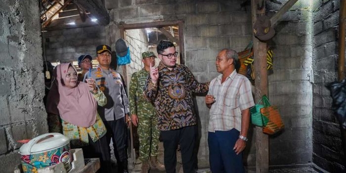 blusukan-ke-puncu-bupati-kediri-bantu-bocah-berkebutuhan-khusus