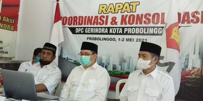 Ketua DPC Partai Gerindra Kota Probolinggo, dr. Aminudin saat mengikuti acara virtual pengukuhan Ketua DPD Jawa Timur, Anwar Sadad kepada wartawan, Minggu (27/6/2021).