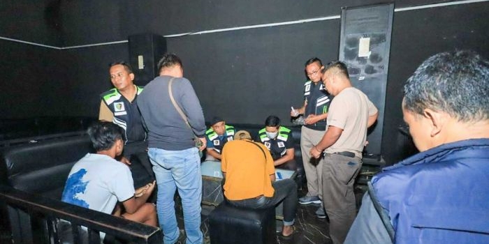 polrestabes-surabaya-gelar-razia-hiburan-malam-usai-kasus-tewasnya-pengunjung-ibiza-club