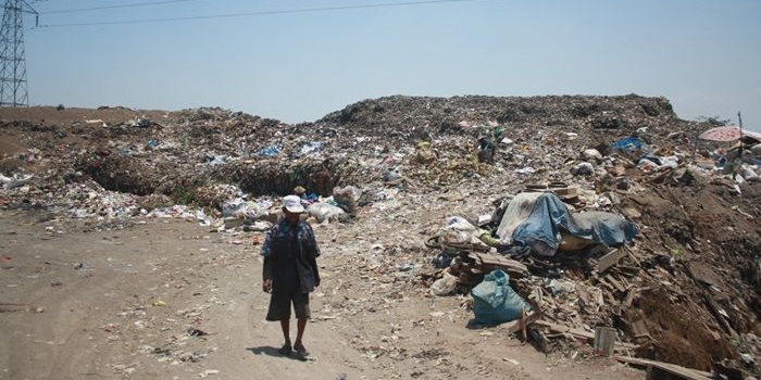 Sampah di TPA Kenep, Beji, Pasuruan.