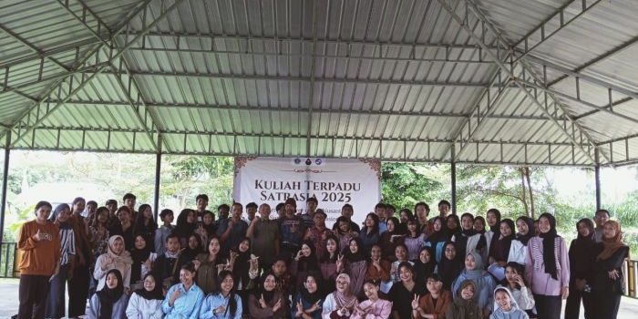 70-mahasiswa-unikama-ikuti-kuliah-terpadu-empat-bidang-ilmu-di-desa-jambuwer-malang