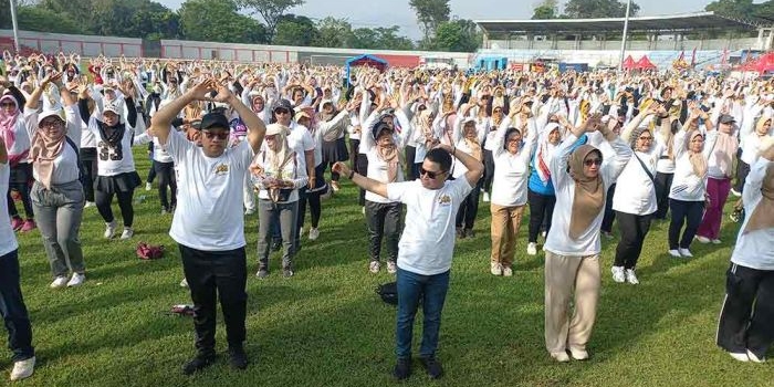 bukan-cuma-senam-bersama-rangkaian-hari-jadi-mojokerto-ke-733-diwarnai-dengan-santunan-makan-gratis
