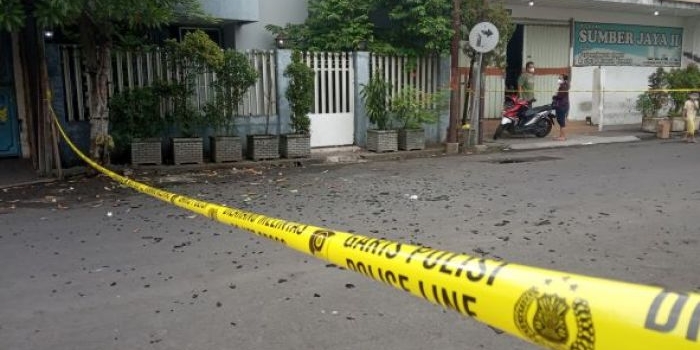 Pecahan kaca di lokasi kejadian. Foto: ist