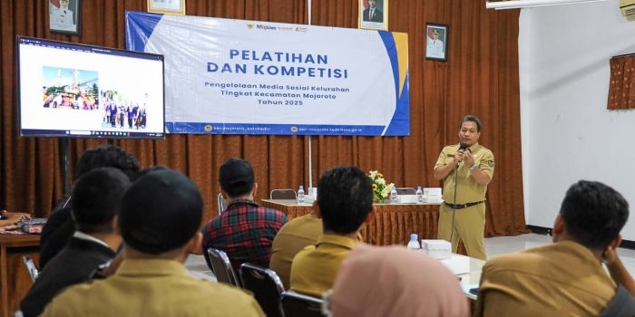 kecamatan-mojoroto-kota-kediri-gelar-bimtek-kepada-admin-medsos-kelurahan