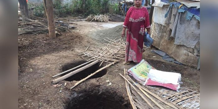 Salah satu warga di Kabupaten Pasuruan yang mendapat bantuan jamban.