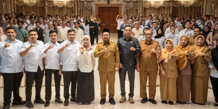 bupati-gresik-dorong-sppg-agar-taat-kelola-sampah-dan-limbah
