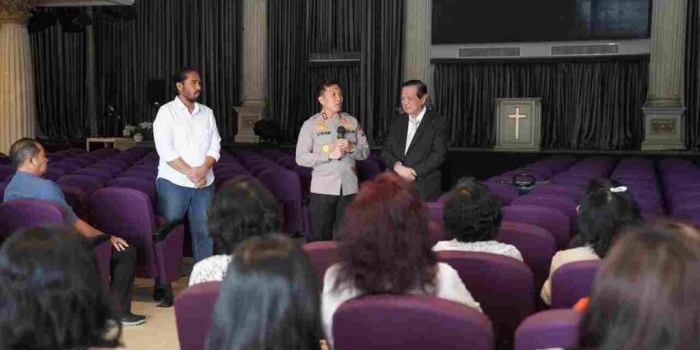 kapolres-bojonegoro-tinjau-langsung-kesiapan-pengamanan-gereja-jelang-natal-2025