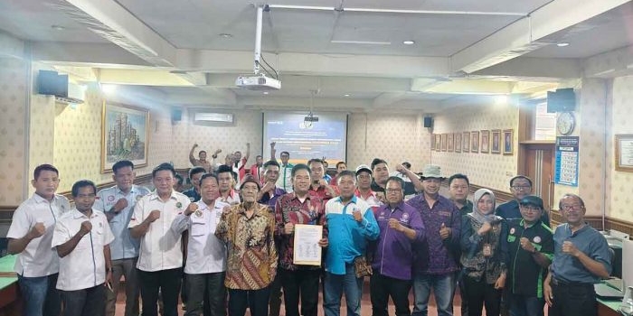 dukung-indonesia-emas-2045-pemprov-jatim-gelar-cangkrukan-serikat-pekerja