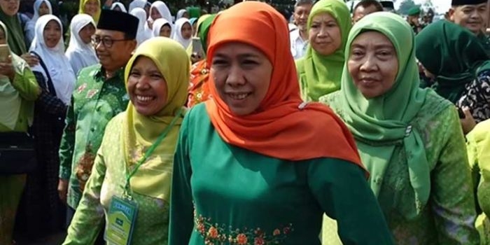 Gubernur Jawa Timur Khofifah Indar Parawansa saat menghadiri silaturahmi dan halal bihalal di Muslimat NU Kabupaten Blitar.