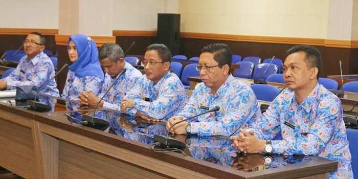 Para peserta seleksi yang akan mengisi dua jabatan.