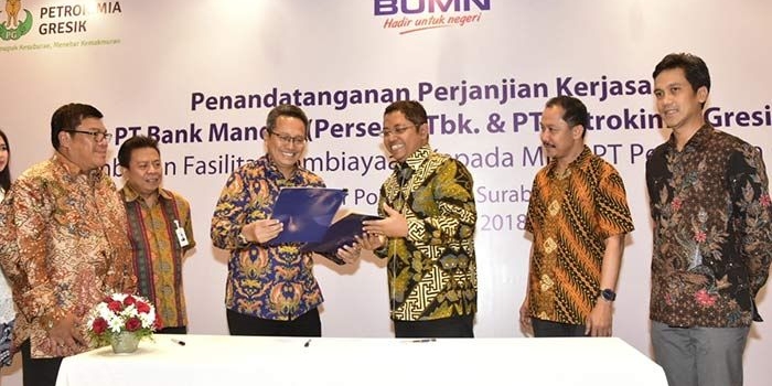 Direktur Pemasaran PG Meinu Sadariyo usai menandatangani perjanijan kerja sama di Surabaya.