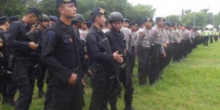 BATAL DEH: Apel siaga pasukan dari berbagai jajaran yang sudah disiapkan menjelang kedatangan Jokowi ke Ngawi.