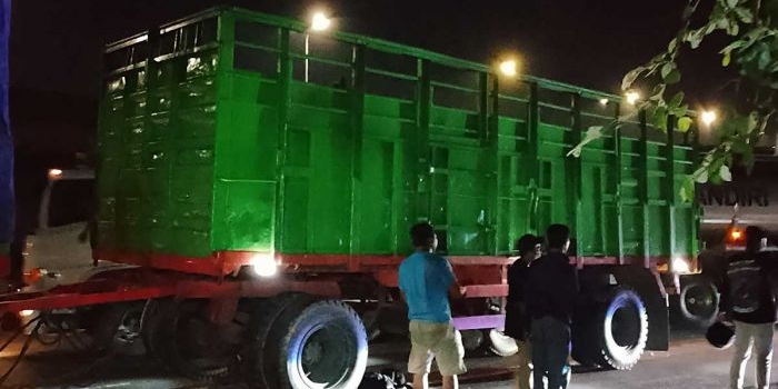 pengendara-motor-tewas-terlindas-truk-di-porong-sidoarjo