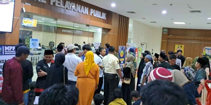 pemohon-e-ktp-di-bangkalan-membeludak-pascalebaran-sehari-capai-553-orang