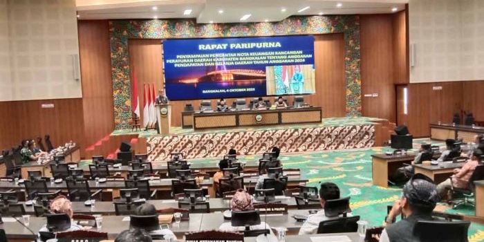 Rapat paripurna yang berlangsung di DPRD Bangkalan.