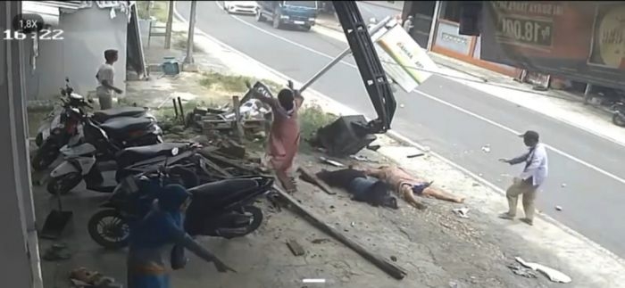 wanita-di-pamekasan-tewas-usai-motor-yang-ditumpanginya-terjatuh-saat-dijambret