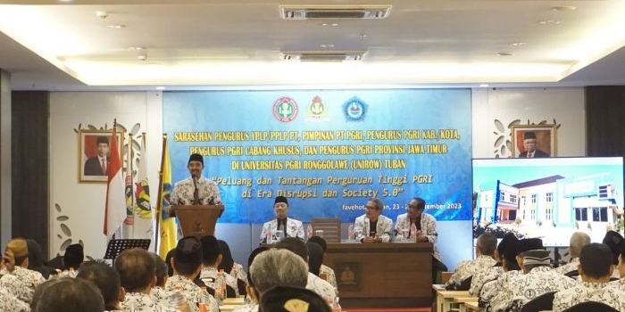 ​menjawab-peluang-dan-tantangan-perguruan-tinggi-pgri-di-era-disrupsi-dan-society-5-0