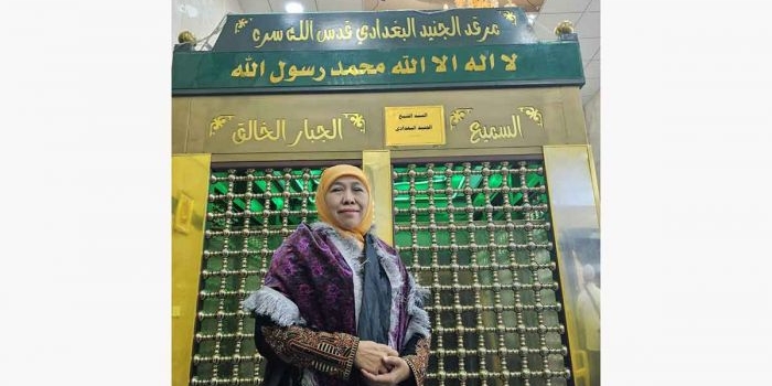 Ketua Umum PP Muslimat NU, Khofifah Indar Parawansa, ketika ziarah makam ahli tasawuf dunia di Baghdad, Irak.