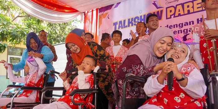 bunda-paud-kota-pasuruan-kagum-dan-terharu-pada-semangat-anak-anak-istimewa-di-slbn-2