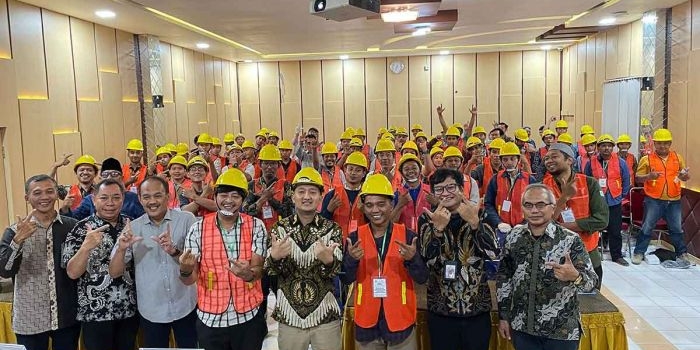 gelar-pelatihan-konstruksi-di-sidoarjo-tom-liwafa-dorong-kompetensi-dan-sertifikasi-pekerja