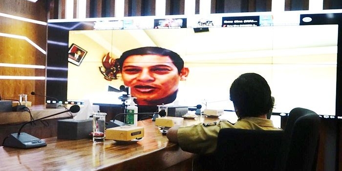 Wali Kota Kediri Abdullah Abu Bakar saat mengikuti rapat koordinasi Dewan Pengurus Apeksi secara virtual. foto: ist.