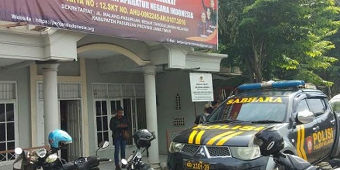 Polisi ketika melakukan olah TKP.