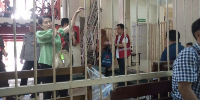 mendadak-ramai-pengunjung-pn-surabaya-hari-ini-resmi-gelar-sidang-offline