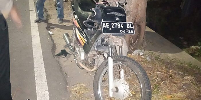 Kendaraan korban yang terlihat rusak berat usai mengalami kecelakaan.