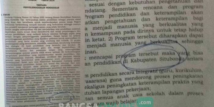 Lembaran draft raperda pendidikan Pemkab Jombang yang diduga copas dari Situbondo. foto: BANGSAONLINE
